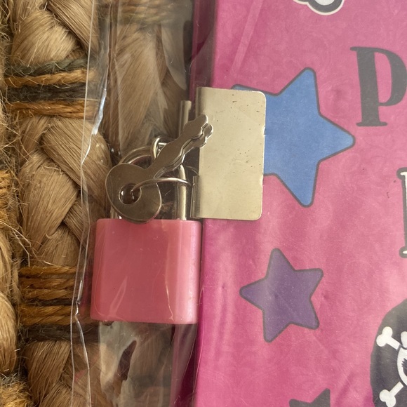 Please Keep Out Diary with Lock - Picture 3 of 6